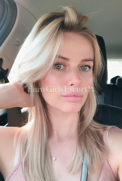 Carolina Cherry, agence Mask VIP Escort Agency